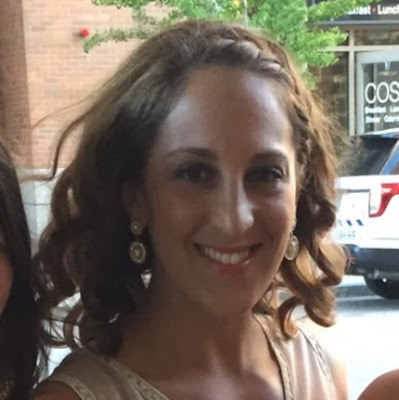 Meet your Posher, Leah - Picture 1 of 1